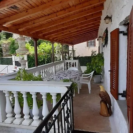 Matas House * Tirós